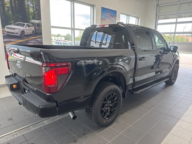 2025 Ford F-150 XLT photo 12