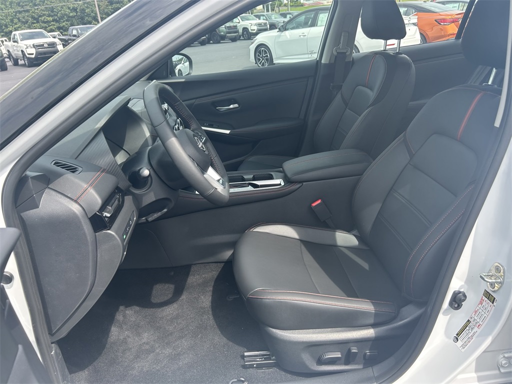 2025 Nissan Sentra SR Midnight Edition photo 10