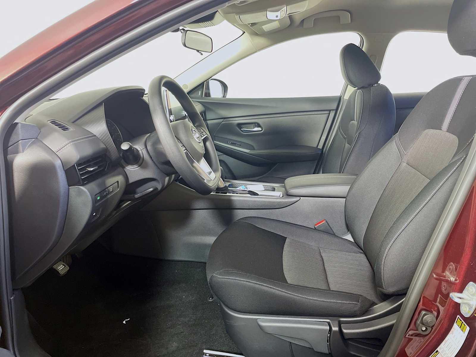 2025 Nissan Sentra SV photo 3