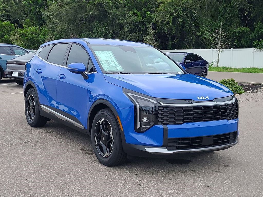 2026 Kia Sportage EX photo 3