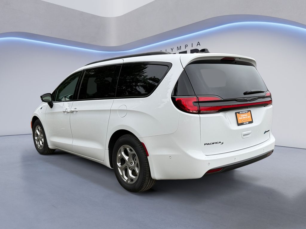 2024 Chrysler Pacifica Hybrid S Appearance photo 3