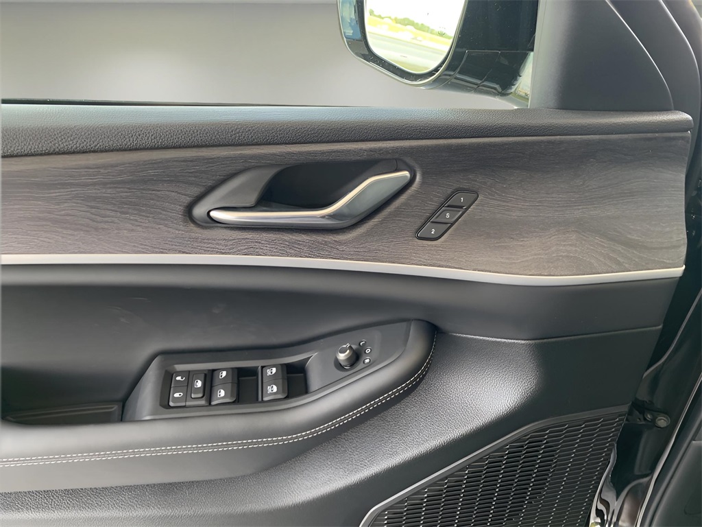 2025 Jeep Grand Cherokee Limited photo 25