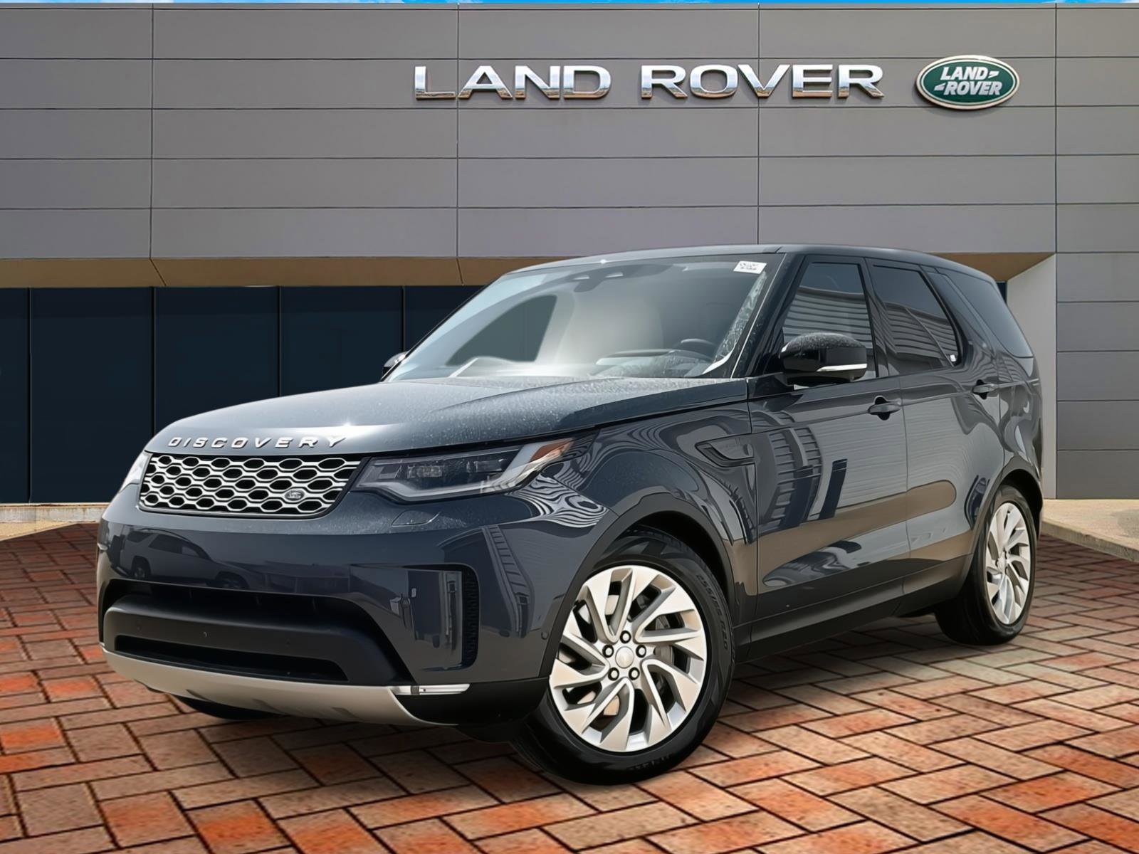 2025 Land Rover Discovery S's photo
