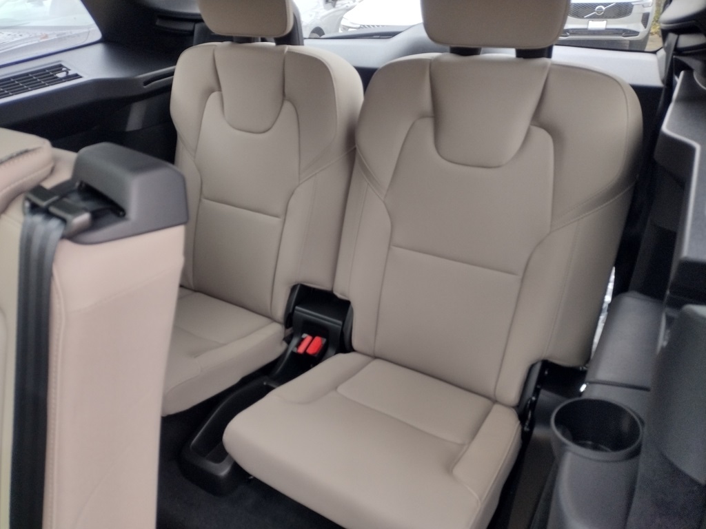 2026 VOLVO XC90 - Image 22
