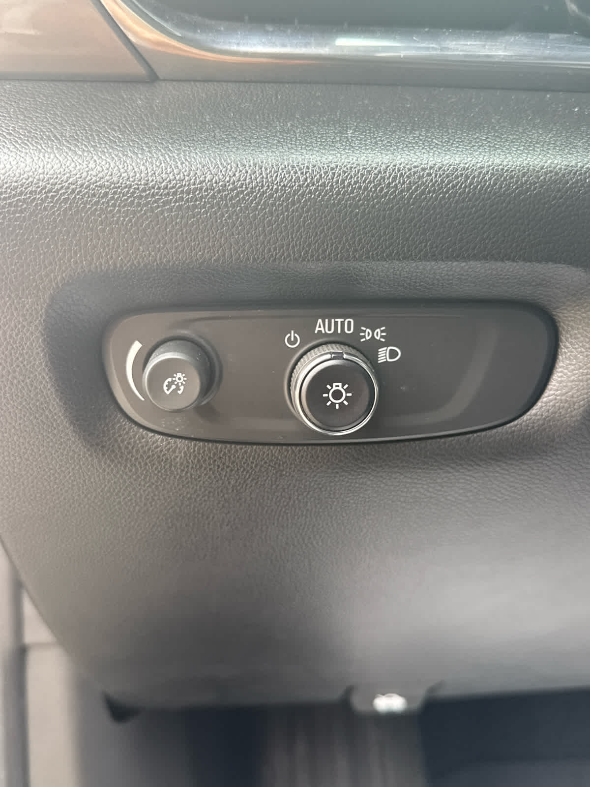 2023 Chevrolet Traverse Leather photo 24