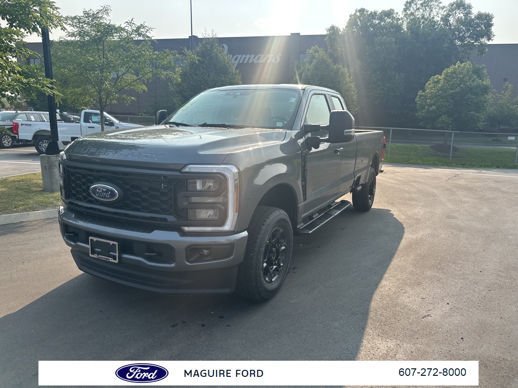 2025 Ford F-350 XL photo 9