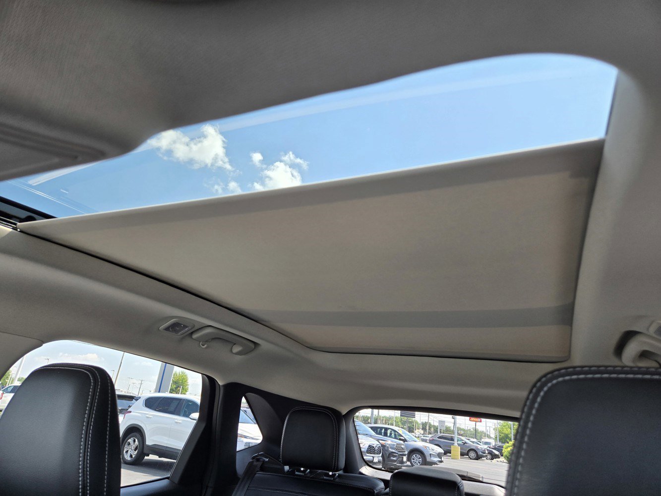 2020 Ford Escape SE Sport Hybrid photo 17