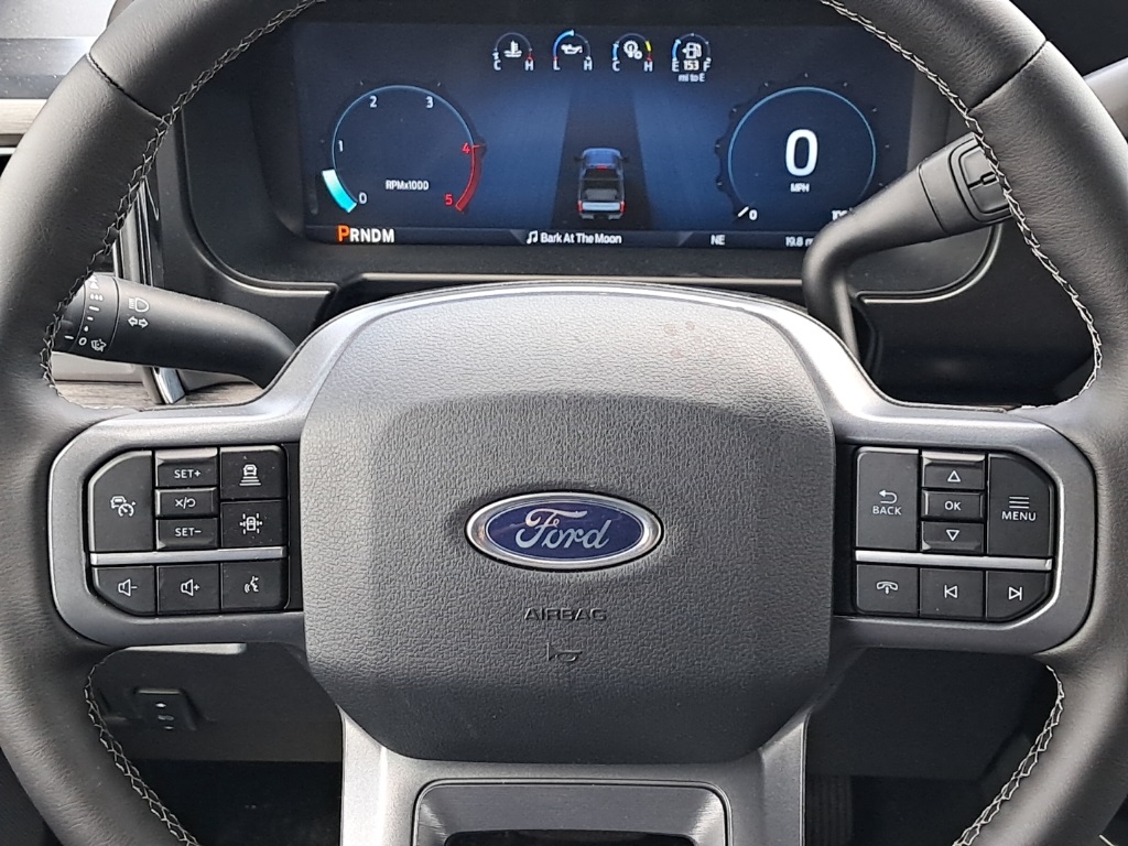 2025 Ford F-350 Lariat photo 13