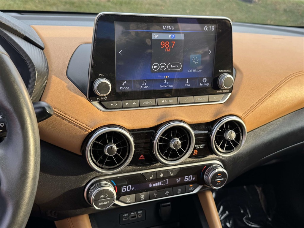 2022 Nissan Sentra SV photo 3