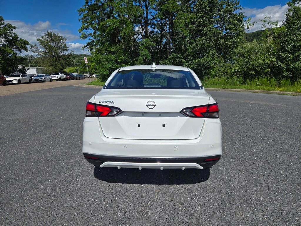 2025 Nissan Versa 1.6 SV photo 4