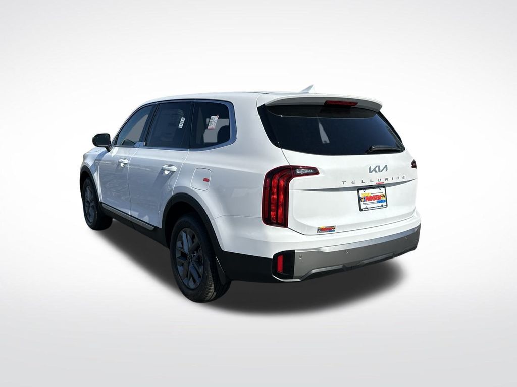 2025 Kia Telluride LX photo 3