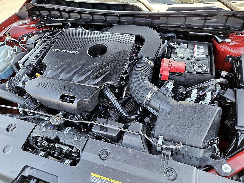 2024 Nissan Altima SR photo 19