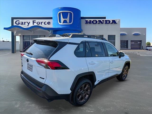 2023 Toyota RAV4 Hybrid photo 2