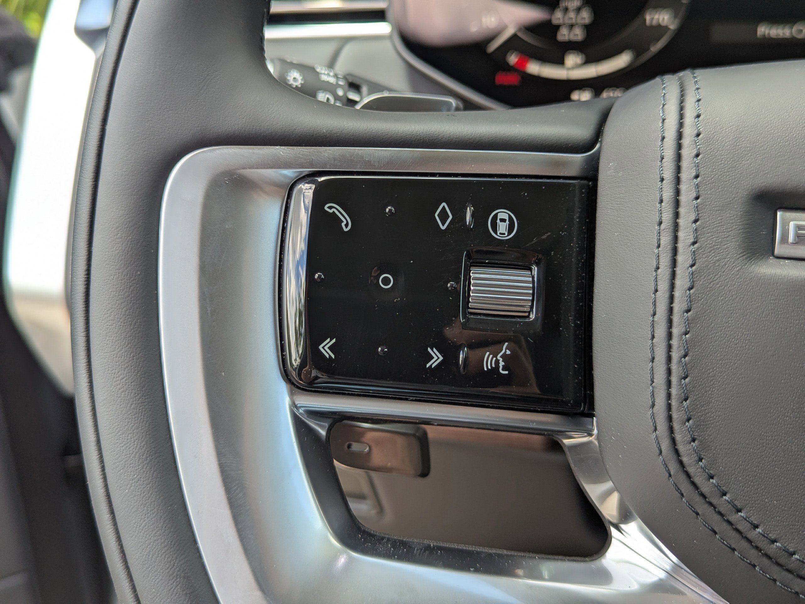 2025 Land Rover Range Rover SE photo 29