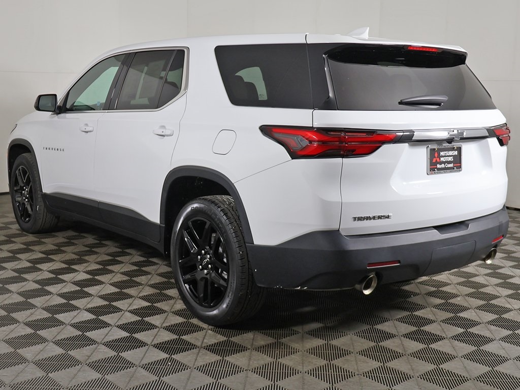 2022 Chevrolet Traverse LS photo 4