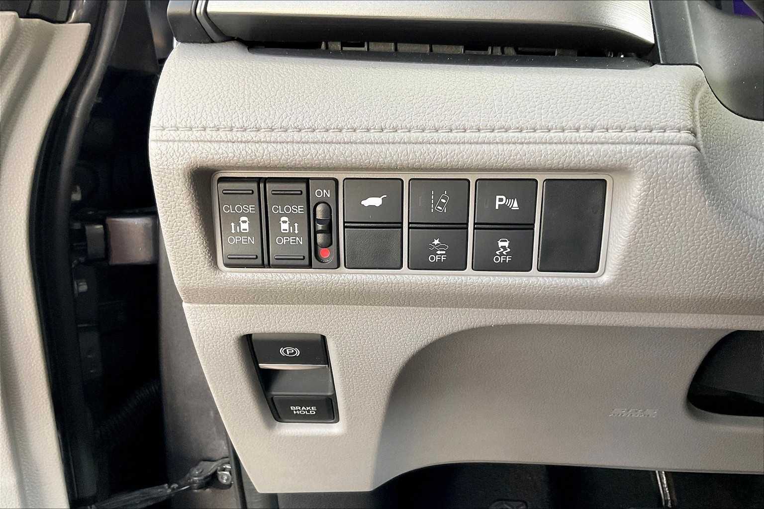 2019 Honda Odyssey Touring photo 29