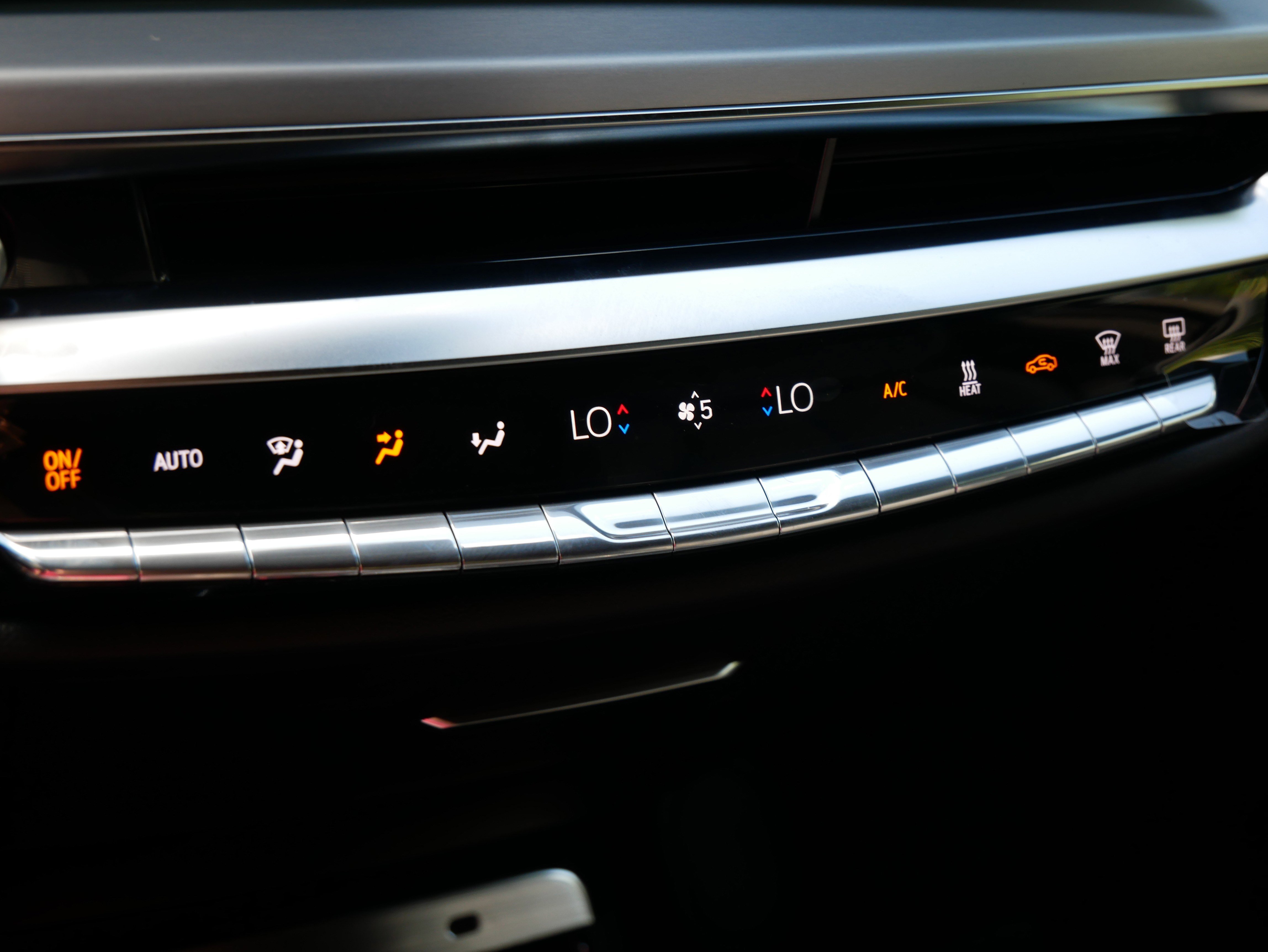 2026 Cadillac Lyriq Luxury photo 9