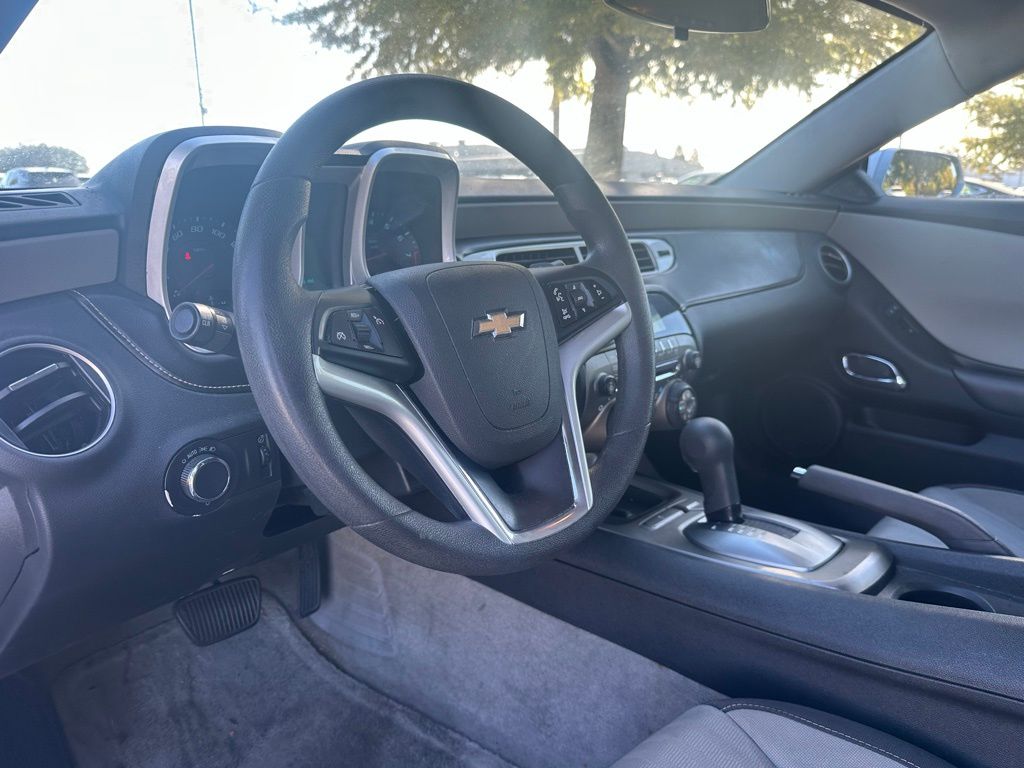 2014 Chevrolet Camaro photo 2