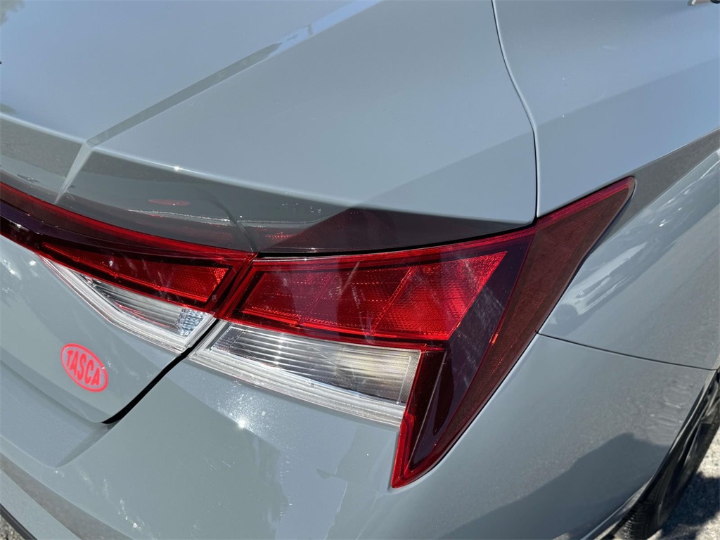 2023 Hyundai Elantra SEL photo 10