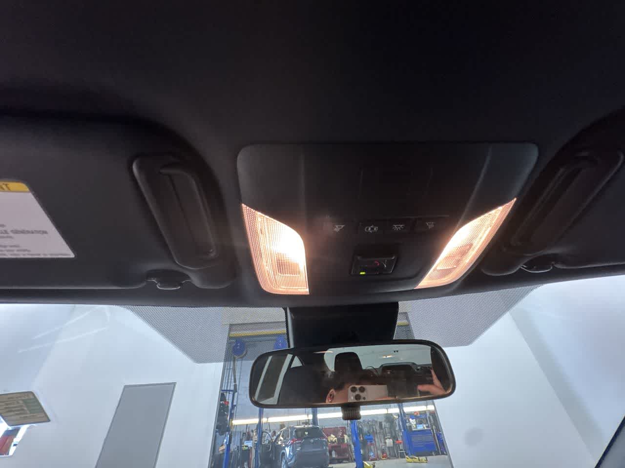 2022 Toyota Corolla SE photo 32