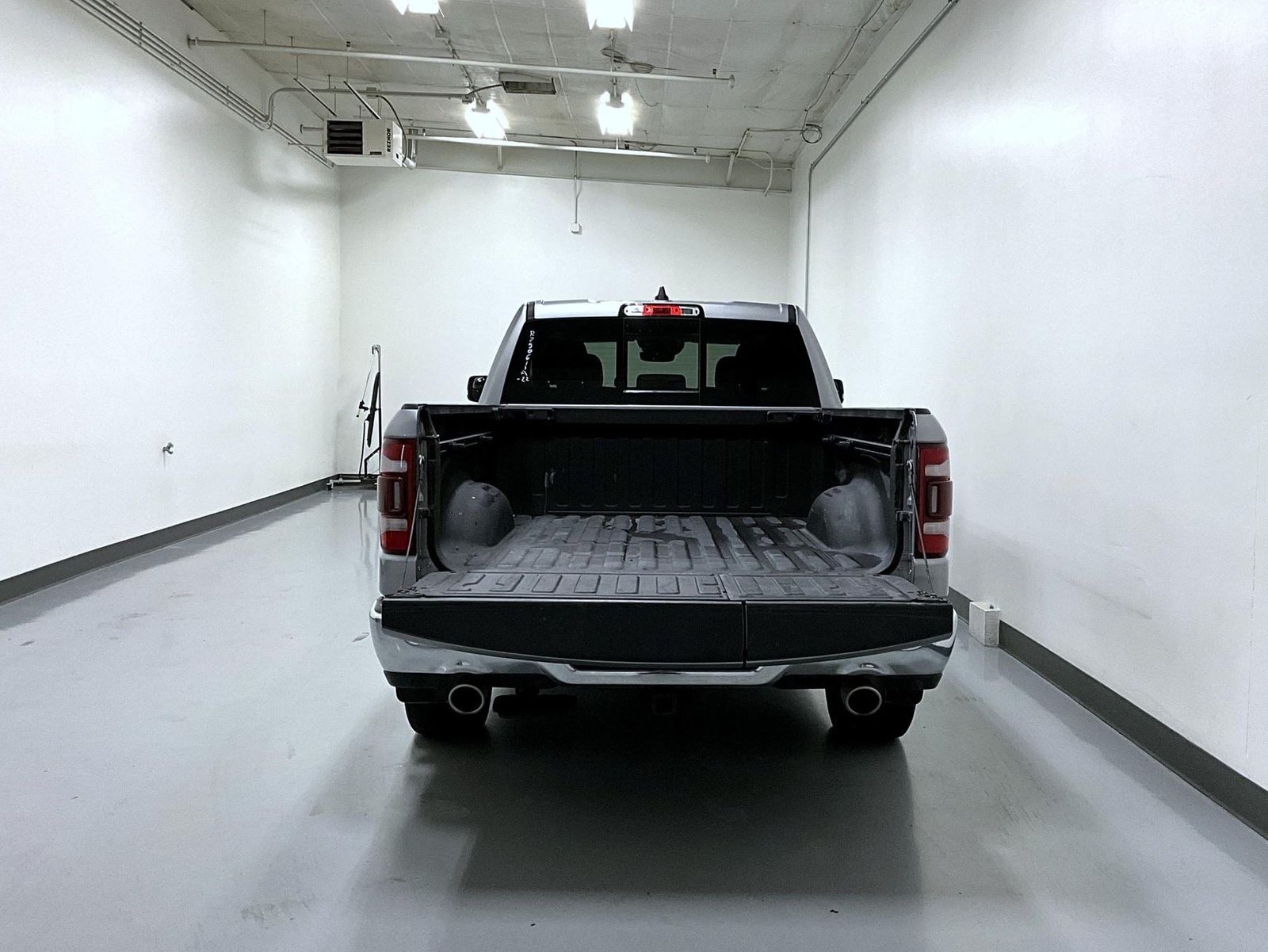 2022 Ram 1500 Limited photo 21