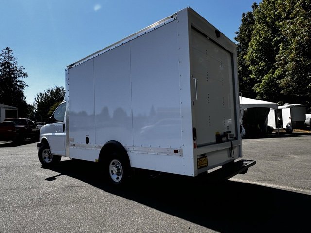 2024 Chevrolet Express Cutaway 3500 photo 3