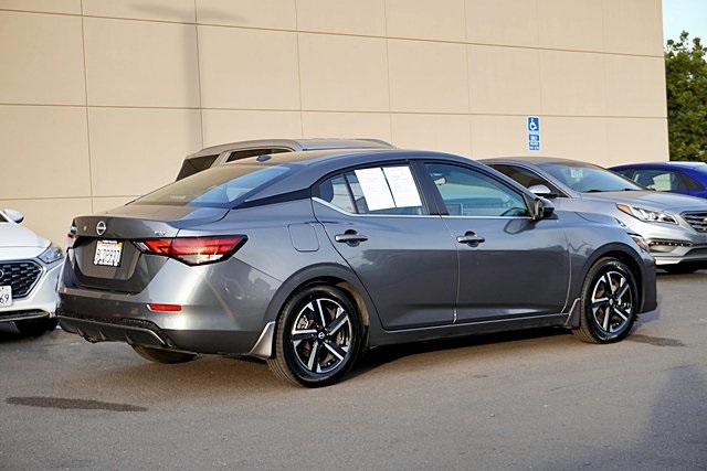 Used 2024 Gray Nissan SV image 7