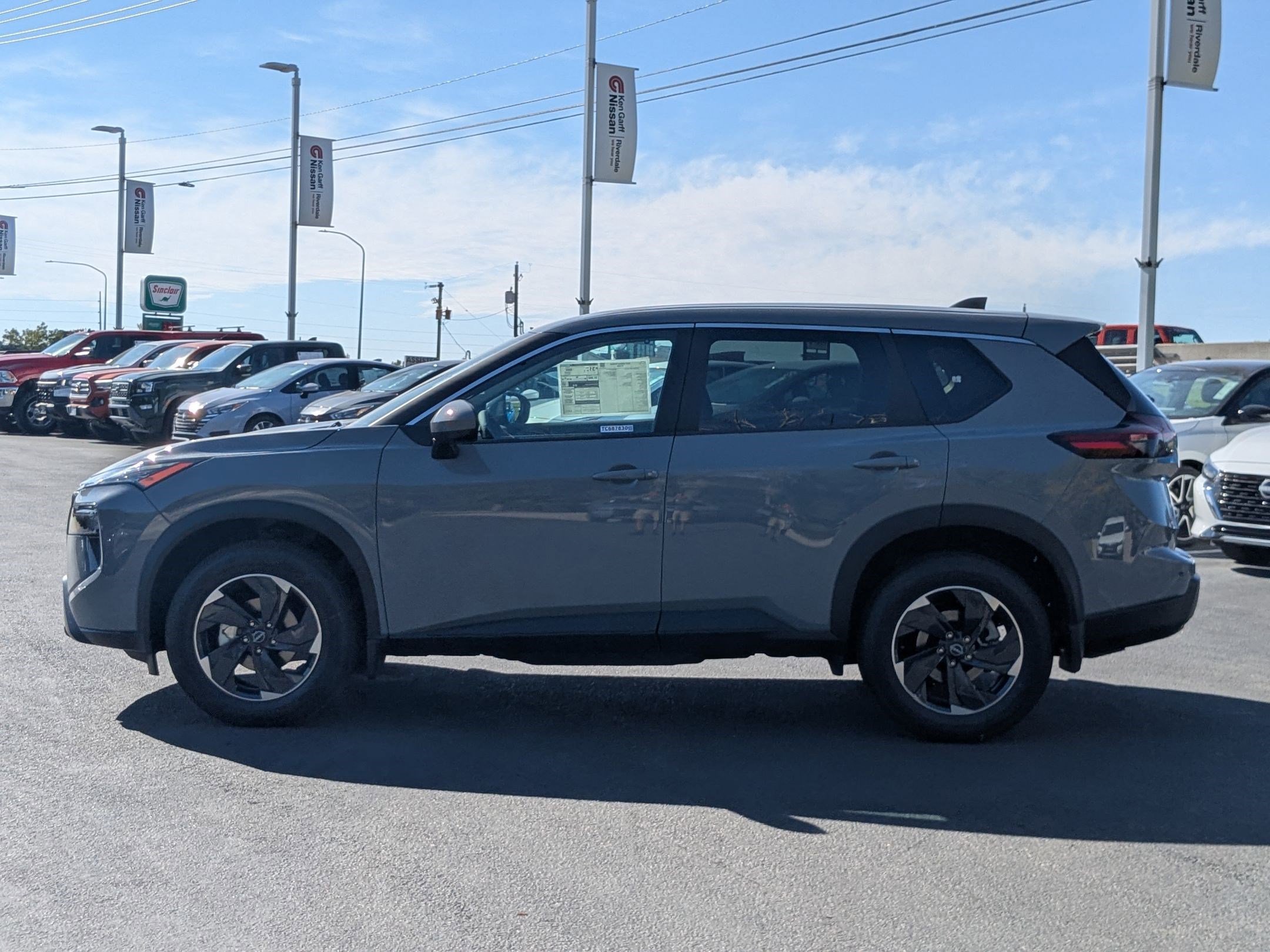 2026 Nissan Rogue SV photo 4