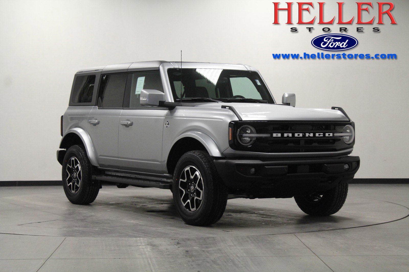 2024 Ford Bronco 4-Door Outer Banks's photo