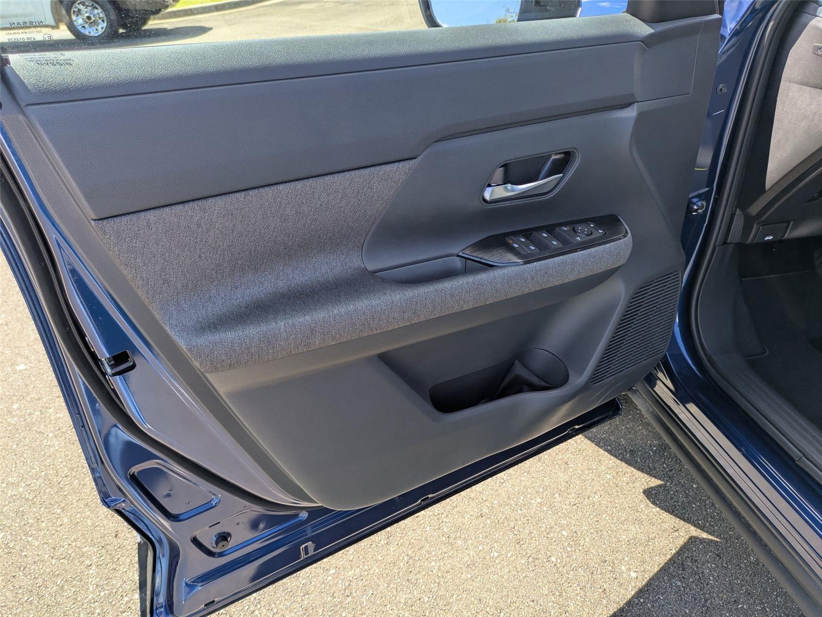 2026 Nissan Kicks SV photo 11