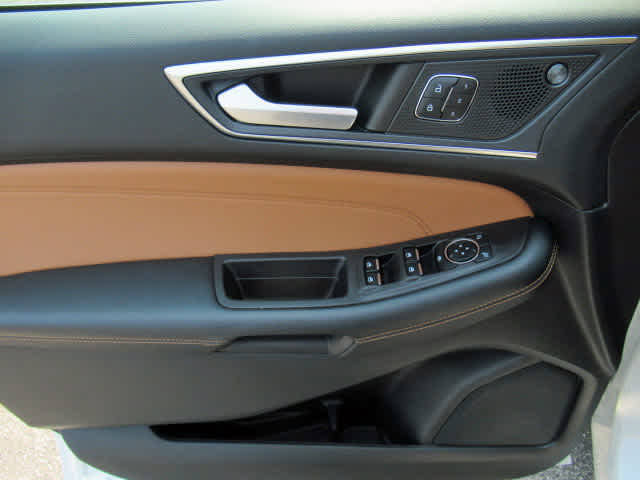 2024 Ford Edge Titanium photo 25