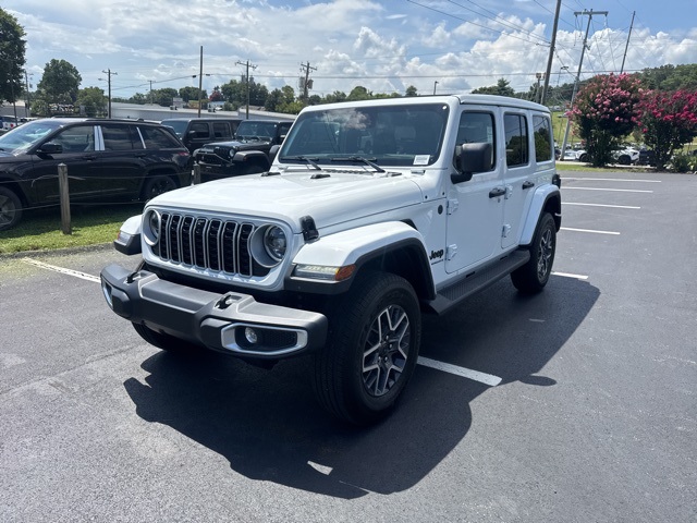 2025 Jeep Wrangler Sahara photo 3
