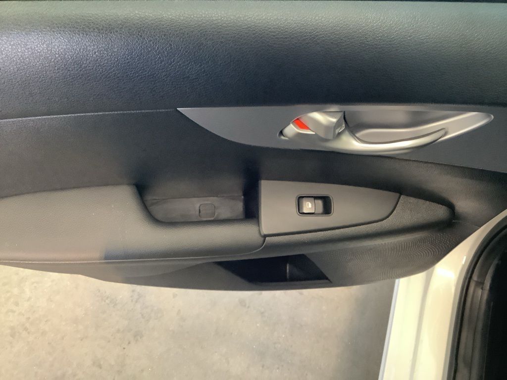 2024 Kia Forte LXS photo 24