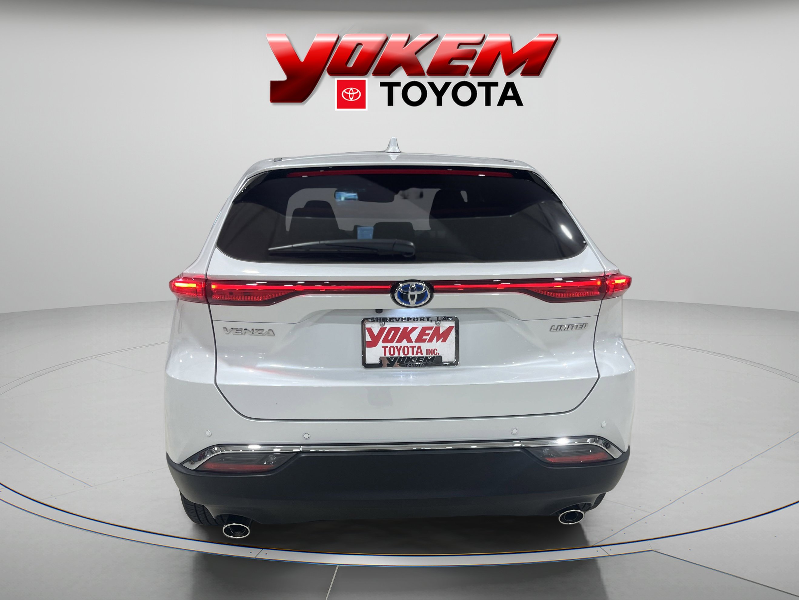 2024 Toyota Venza Limited photo 3