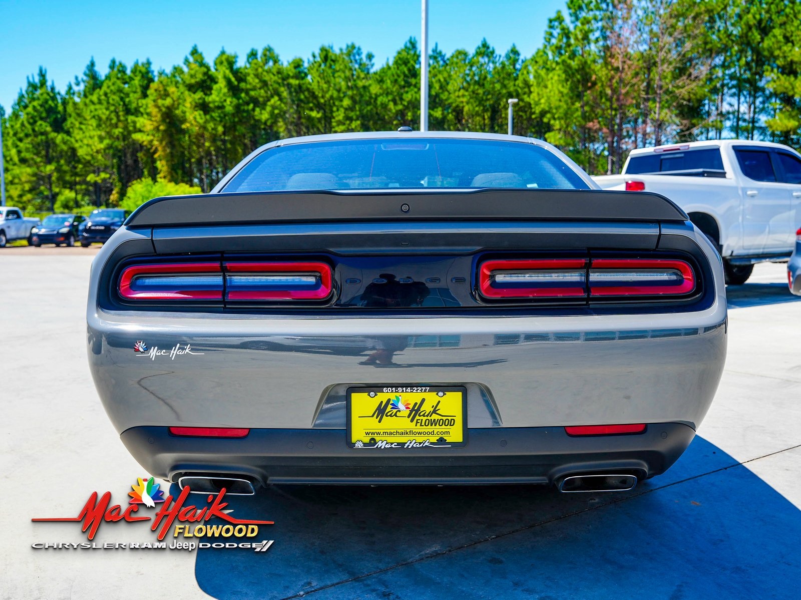 2023 Dodge Challenger R/T photo 4