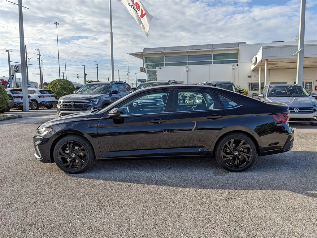 2025 Volkswagen Jetta 1.5T SE photo 4