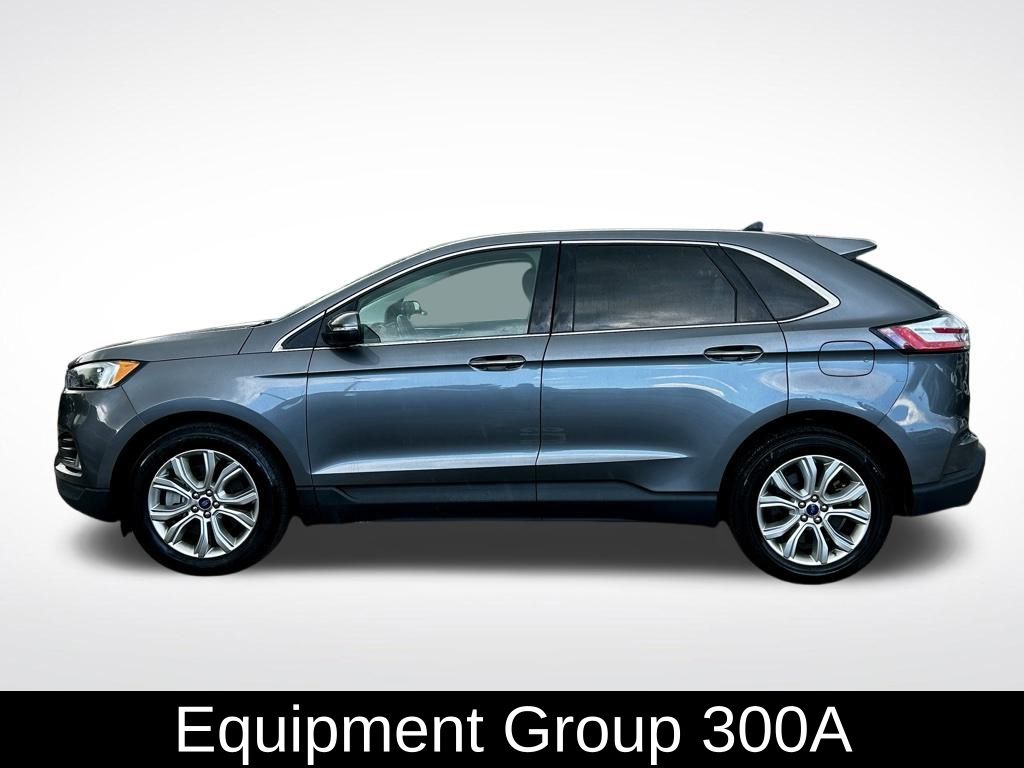 2022 Ford Edge Titanium photo 3