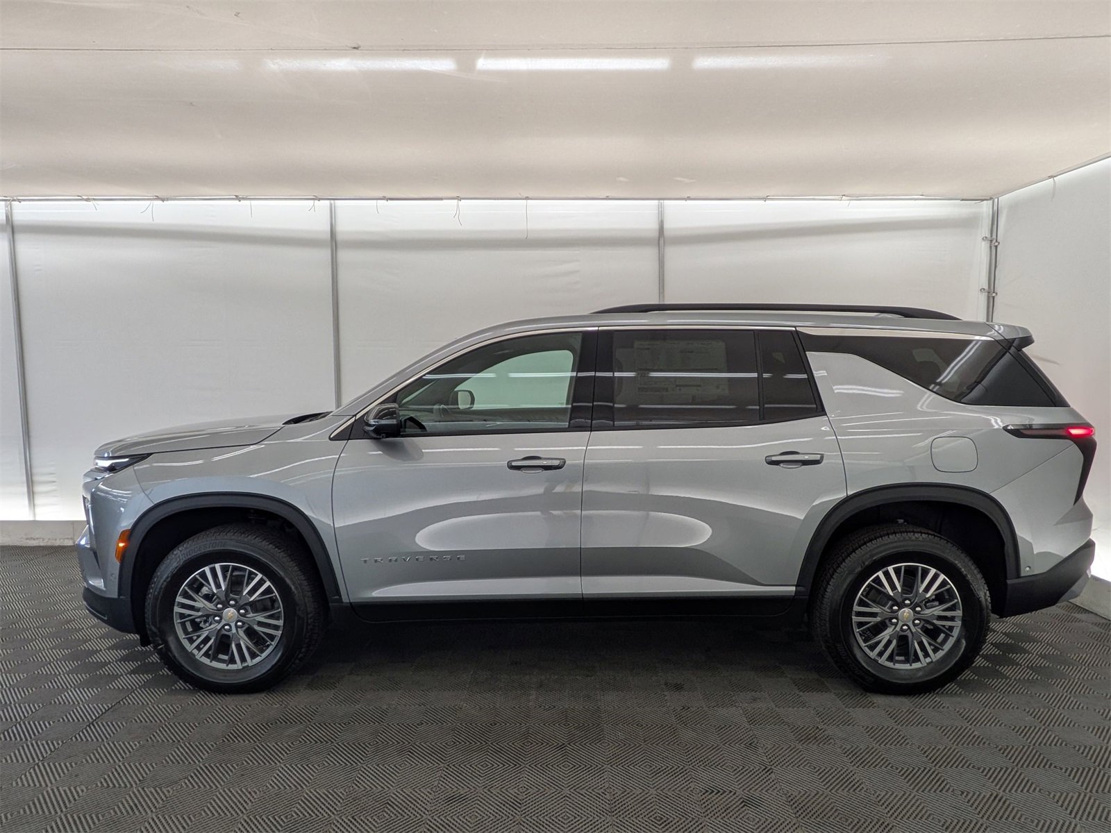 2026 Chevrolet Traverse photo 3