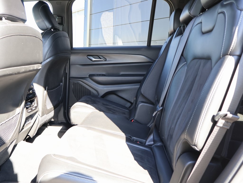 2024 Jeep Grand Cherokee Altitude photo 18