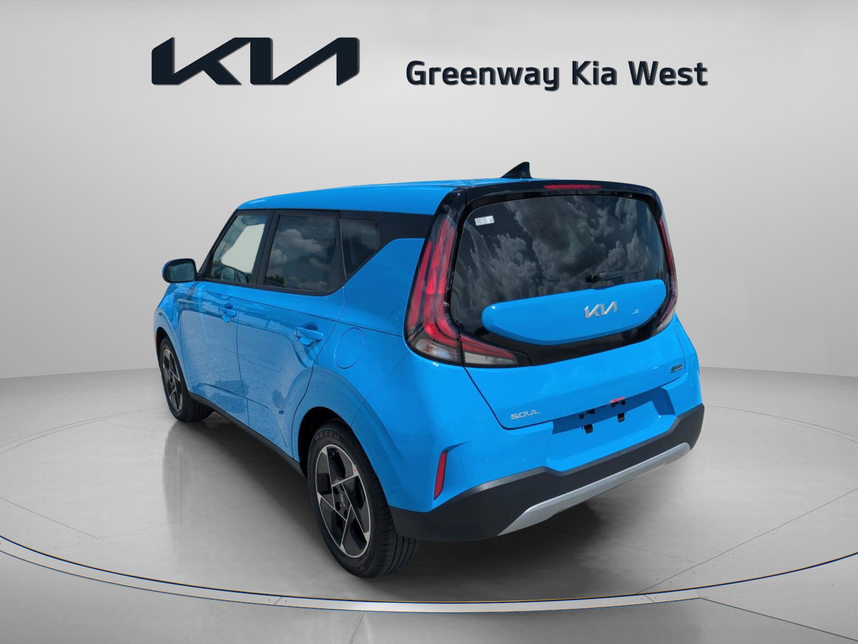 2025 Kia Soul EX photo 3