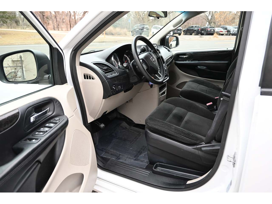 2016 Dodge Grand Caravan SE photo 13