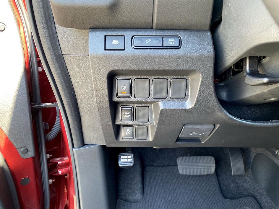 2025 Nissan Frontier PRO-X photo 8