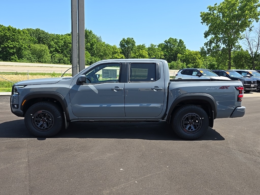 2025 Nissan Frontier photo 3