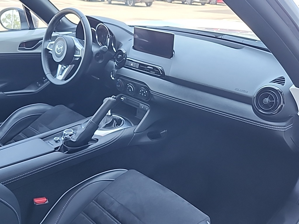 2024 Mazda MX-5 Miata Miata RF photo 10