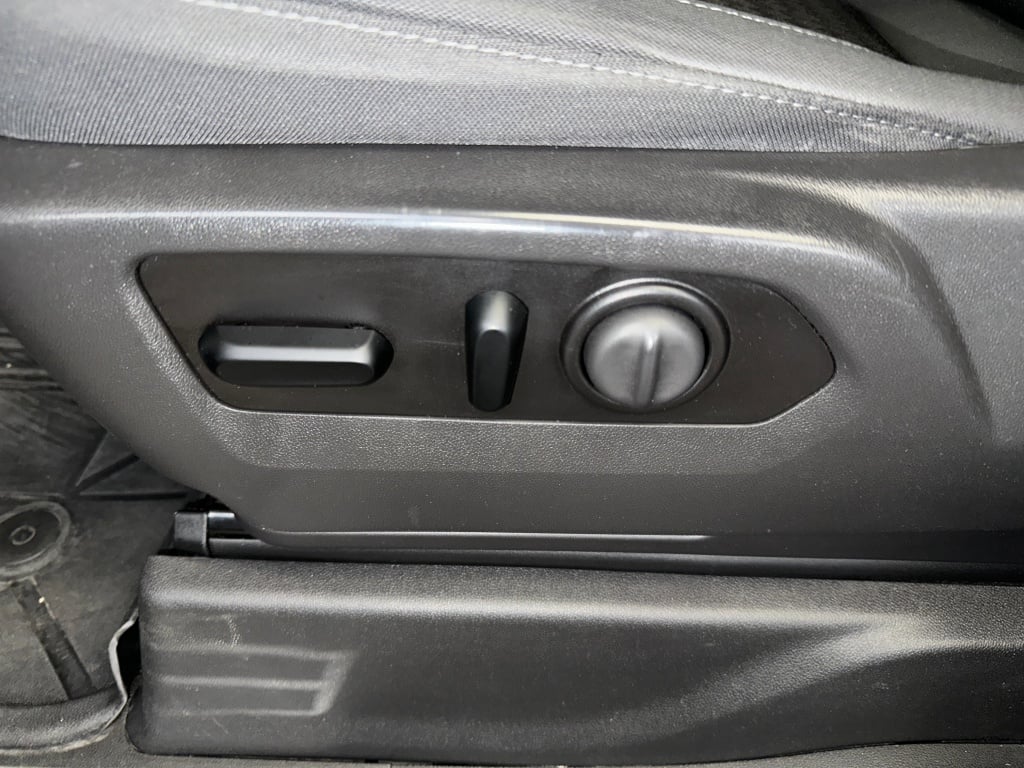 2021 Chevrolet Silverado 1500 LT photo 3