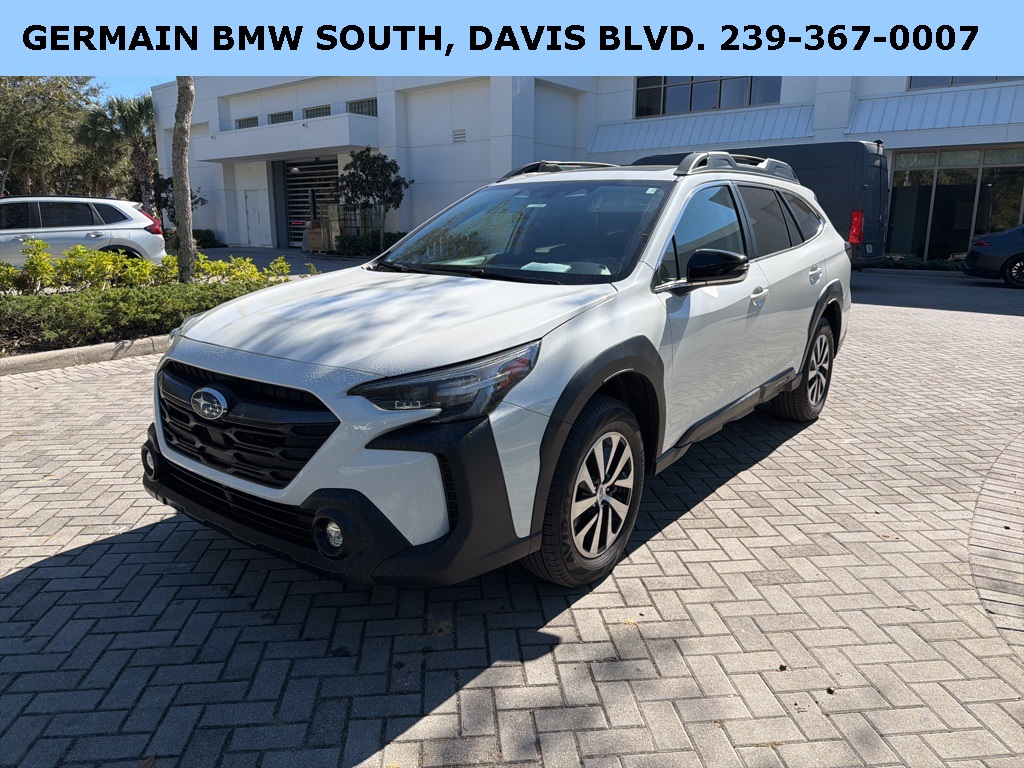 2023 Subaru Outback Premium's photo