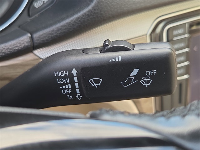 2017 Volkswagen Passat SE photo 26