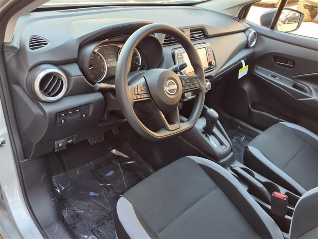 2025 Nissan Versa S photo 12