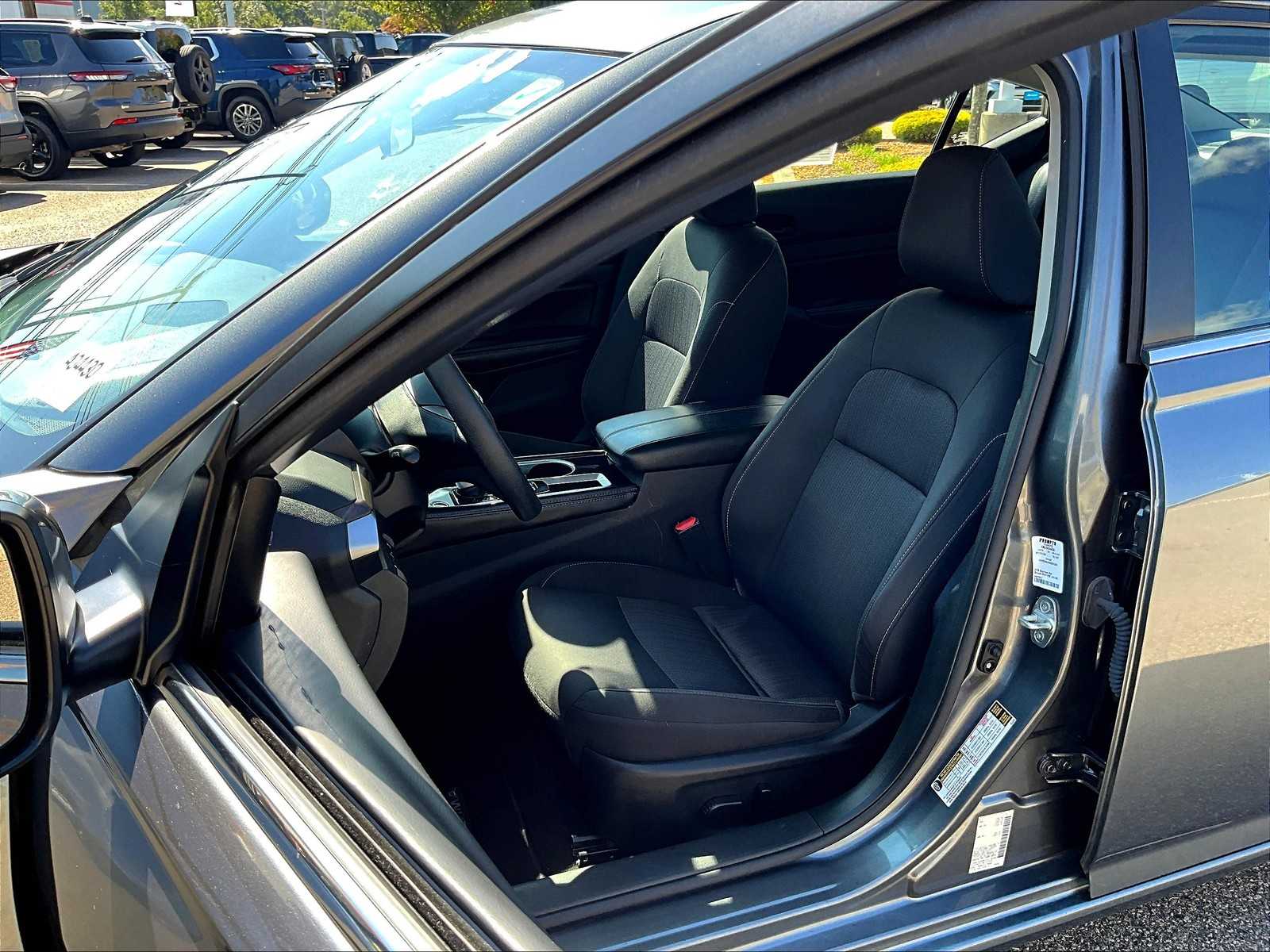 2023 Nissan Altima 2.5 SV photo 10