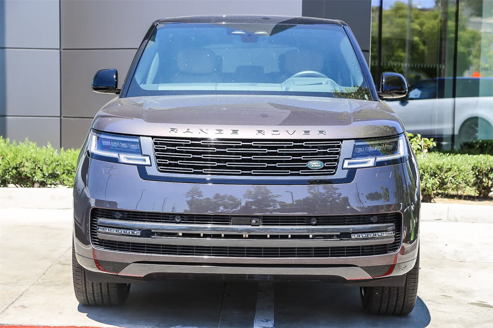 2025 Land Rover Range Rover Autobiography photo 2